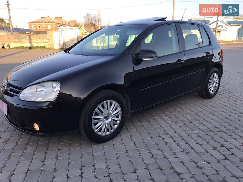 Хэтчбек Volkswagen Golf 2006 в Первомайске