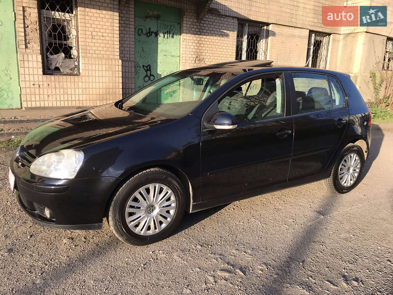 Хэтчбек Volkswagen Golf 2006 в Первомайске
