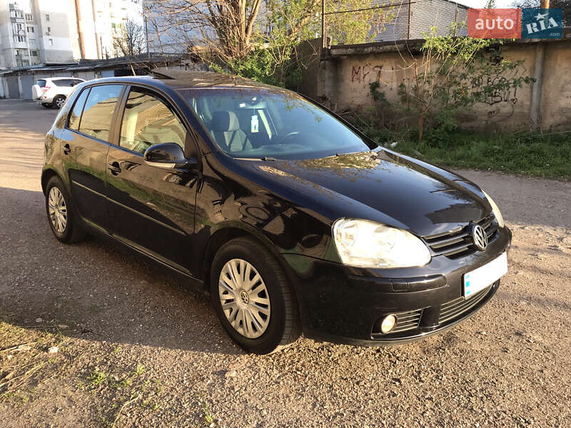 Хэтчбек Volkswagen Golf 2006 в Первомайске