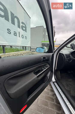 Хетчбек Volkswagen Golf 2001 в 