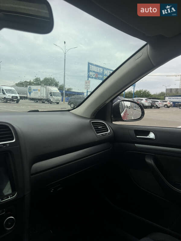 Універсал Volkswagen Golf 2011 в Києві