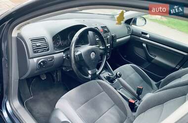 Універсал Volkswagen Golf 2009 в 
