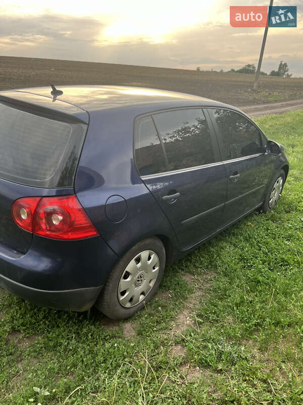 Volkswagen Golf 2004