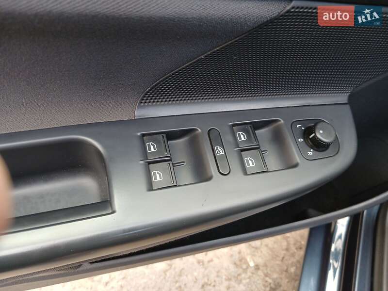 Универсал Volkswagen Golf 2008 в Гадяче