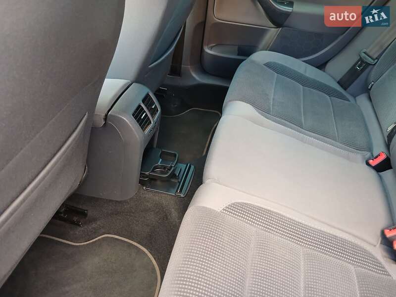 Универсал Volkswagen Golf 2008 в Гадяче