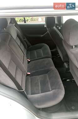 Універсал Volkswagen Golf 2001 в 