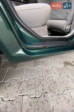 Хетчбек Volkswagen Golf 1998 в 