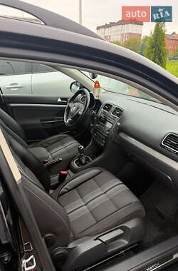 Універсал Volkswagen Golf 2013 в 