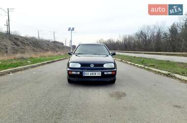 Хетчбек Volkswagen Golf 1995 в 