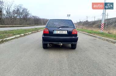 Хетчбек Volkswagen Golf 1995 в 