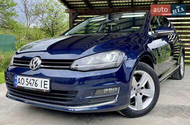 Хетчбек Volkswagen Golf 2014 в 