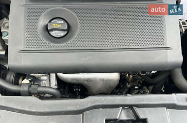 Хэтчбек Volkswagen Golf 2003 в 