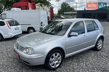 Хэтчбек Volkswagen Golf 2003 в 