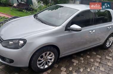 Хэтчбек Volkswagen Golf 2011 в 