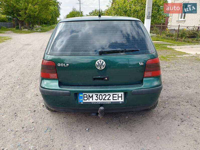 Хэтчбек Volkswagen Golf 1998 в 