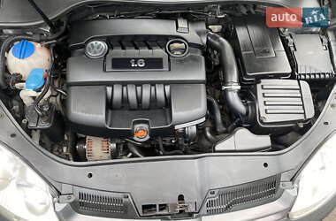 Хетчбек Volkswagen Golf 2006 в 