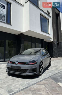 Хэтчбек Volkswagen Golf 2019 в Ужгороде