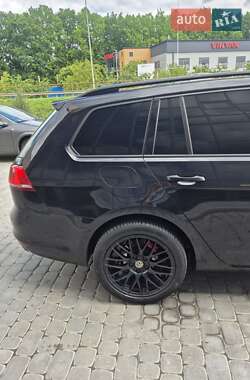 Универсал Volkswagen Golf 2014 в 