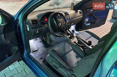 Хэтчбек Volkswagen Golf 2006 в 