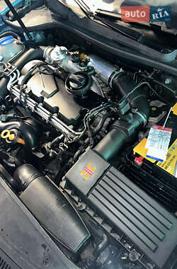 Хэтчбек Volkswagen Golf 2006 в 