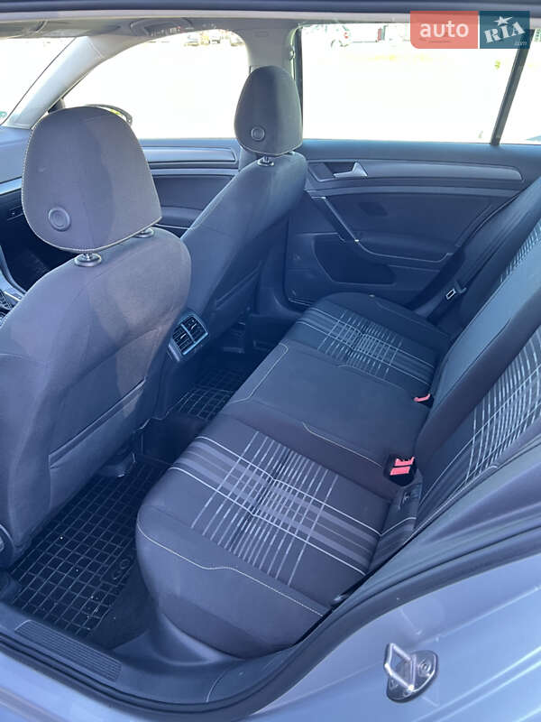 Универсал Volkswagen Golf 2015 в Кропивницком