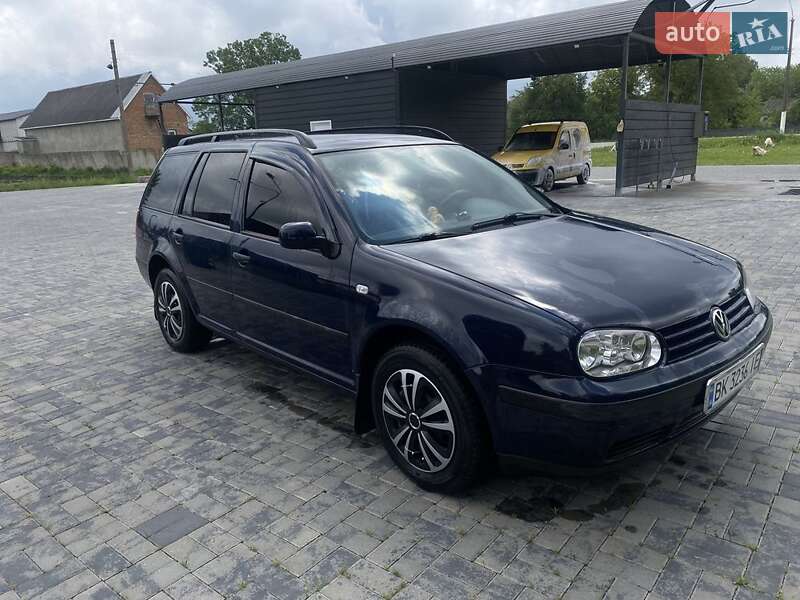Универсал Volkswagen Golf 2001 в Корце