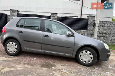 Хэтчбек Volkswagen Golf 2005 в Житомире