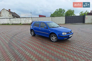 Хетчбек Volkswagen Golf 2002 в Ходореві