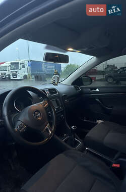 Универсал Volkswagen Golf 2010 в 