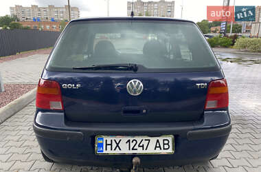 Хэтчбек Volkswagen Golf 2000 в 