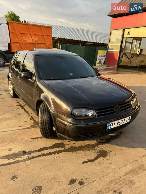 Хетчбек Volkswagen Golf 2003 в Синельниковому