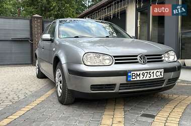 Хэтчбек Volkswagen Golf 2001 в Сумах