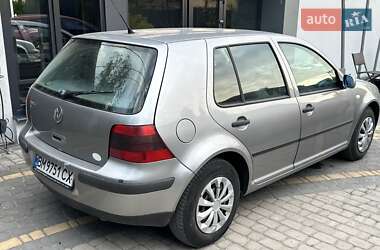 Хэтчбек Volkswagen Golf 2001 в 