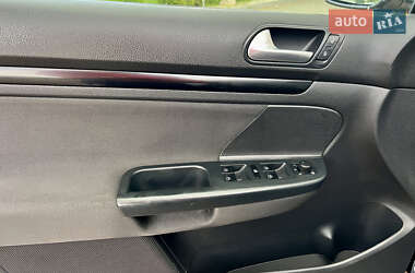 Універсал Volkswagen Golf 2011 в 