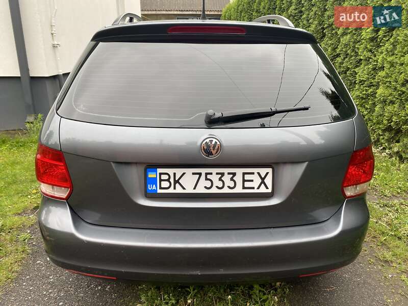 Универсал Volkswagen Golf 2008 в Ровно