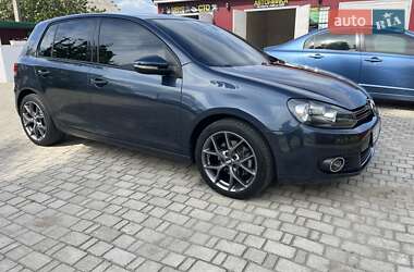 Хэтчбек Volkswagen Golf 2013 в 