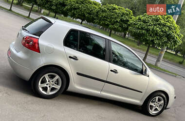 Хетчбек Volkswagen Golf 2006 в Дніпрі