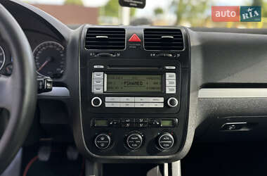 Хэтчбек Volkswagen Golf 2006 в 