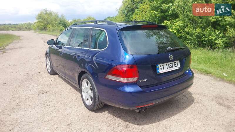 Универсал Volkswagen Golf 2010 в Хотине