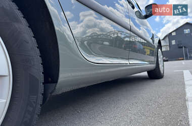 Хэтчбек Volkswagen Golf 2004 в 