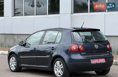 Хэтчбек Volkswagen Golf 2009 в 