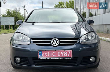 Хэтчбек Volkswagen Golf 2009 в 