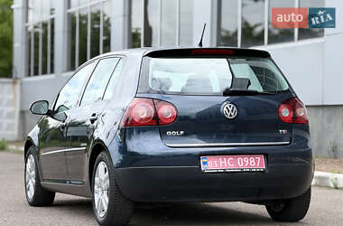 Хэтчбек Volkswagen Golf 2009 в 