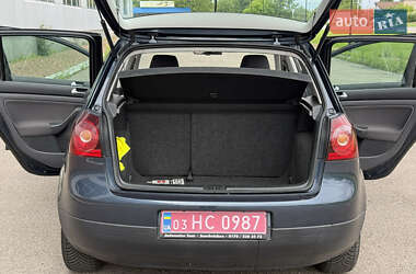 Хэтчбек Volkswagen Golf 2009 в 