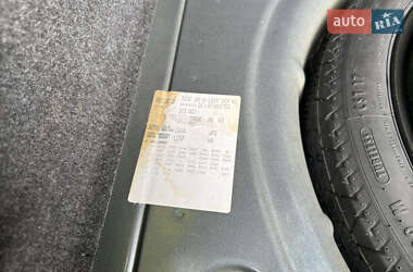 Хэтчбек Volkswagen Golf 2009 в 