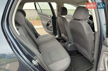 Хэтчбек Volkswagen Golf 2009 в 