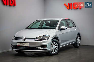 Хэтчбек Volkswagen Golf 2020 в Киеве