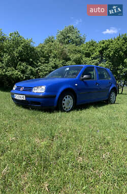 Хэтчбек Volkswagen Golf 2002 в Ковеле
