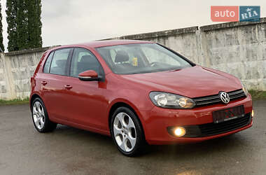 Хетчбек Volkswagen Golf 2009 в 
