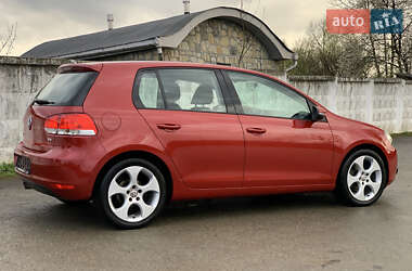 Хетчбек Volkswagen Golf 2009 в 